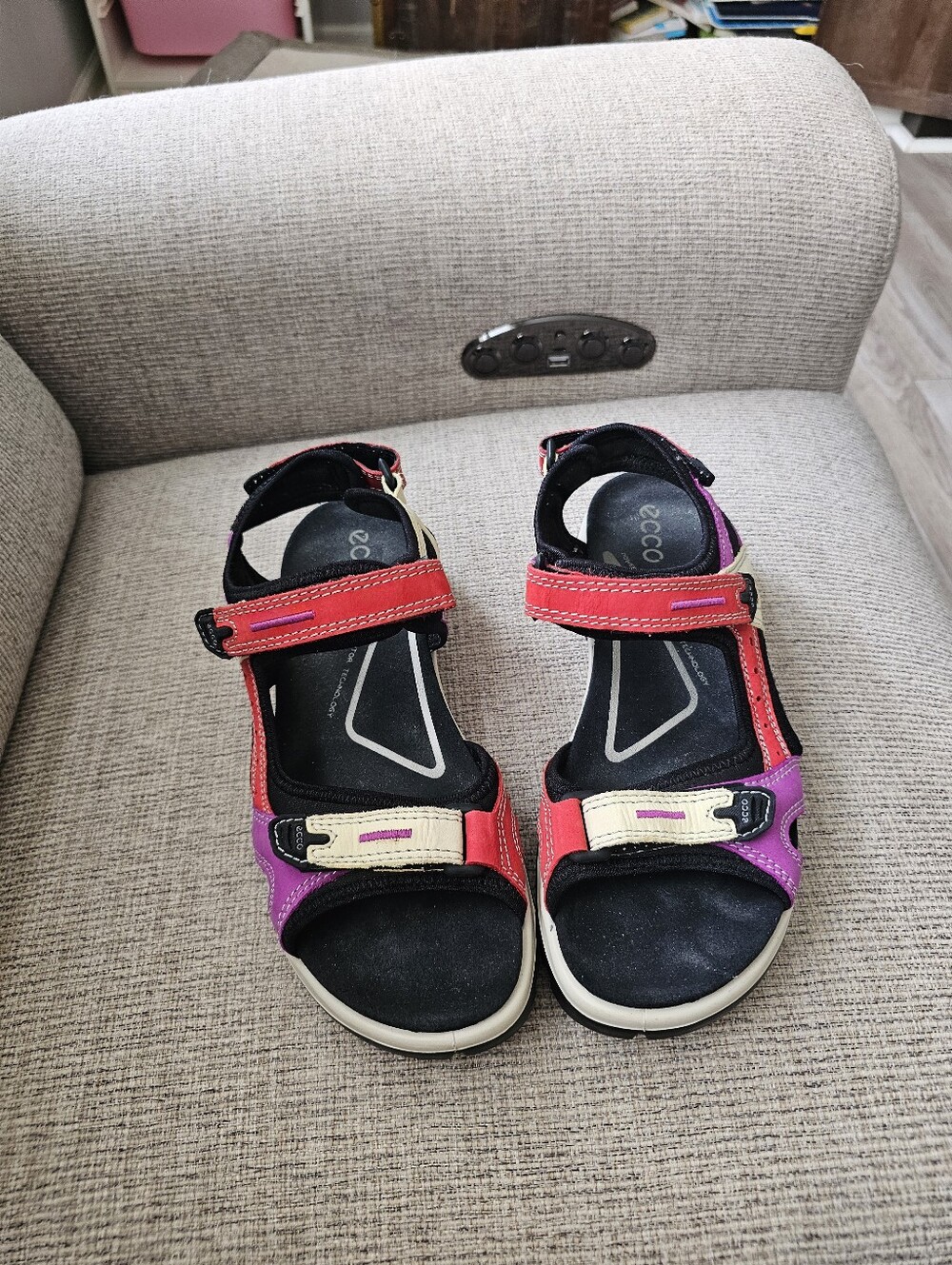 ECCO Offroad Women's Nubuck Outdoor Sandal - Picture 3 of 6